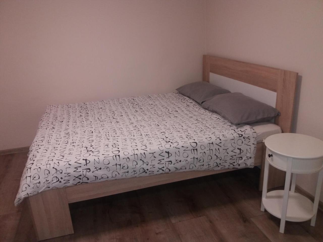 Marka Vovchka Apaartment Lviv Buitenkant foto